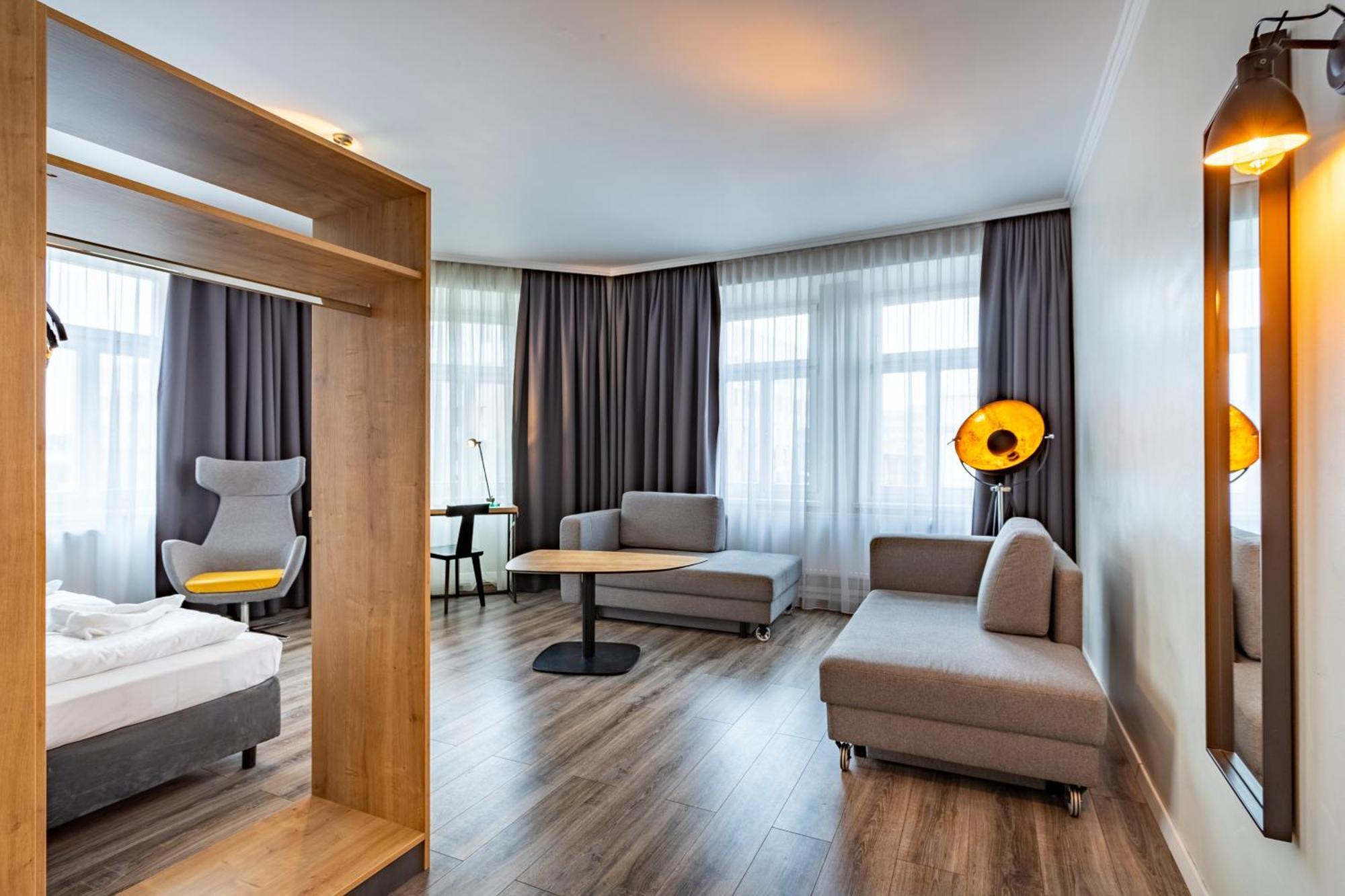 Family Suite,1516415701:JPEG